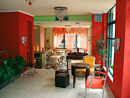 Delphi Art Hotel